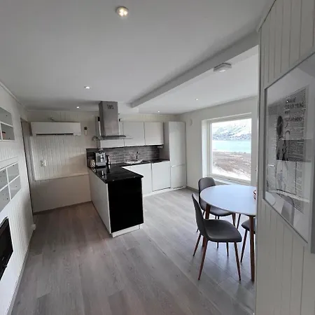 公寓 Skyline Sanctuary *